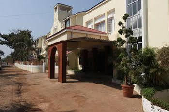 Goa Villagio Resort Sangolda Exterior photo