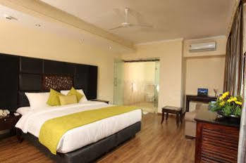 Goa Villagio Resort Sangolda Exterior photo